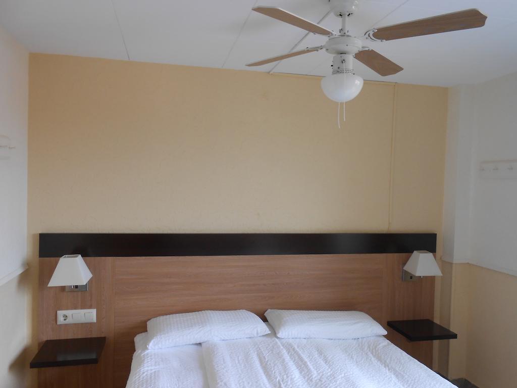 רוזס Hotel Marbella מראה חיצוני תמונה