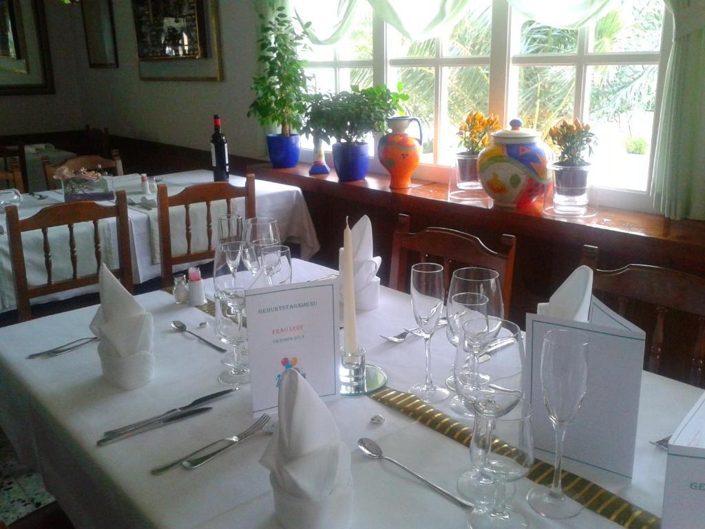 רוזס Hotel Marbella מראה חיצוני תמונה